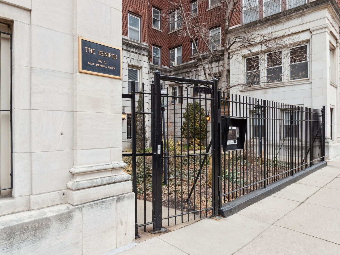 1040 W Balmoral Avenue 4B