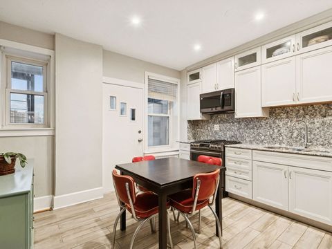 Tiny photo for 1040 W Balmoral Avenue #4B, Chicago, IL 60640 (MLS # 12554988)