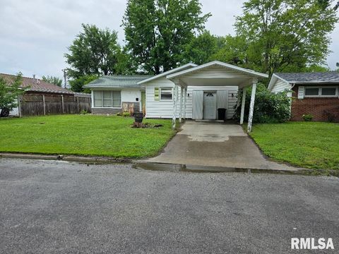 Tiny photo for 516 FREDERICK Street, Herrin, IL 62948 (MLS # EB458409)