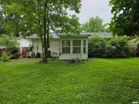 Tiny photo for 516 FREDERICK Street, Herrin, IL 62948 (MLS # EB458409)