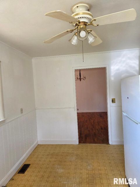 Tiny photo for 516 FREDERICK Street, Herrin, IL 62948 (MLS # EB458409)