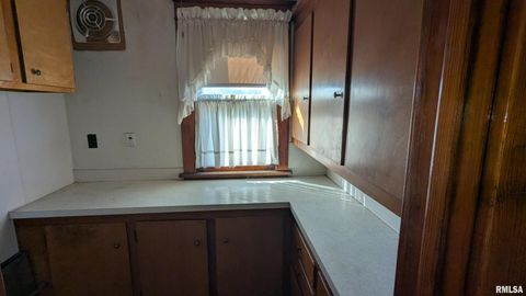 Tiny photo for 2013 16TH Street, Moline, IL 61265 (MLS # QC4269306)