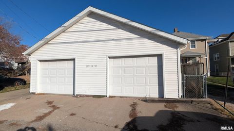 Tiny photo for 2013 16TH Street, Moline, IL 61265 (MLS # QC4269306)