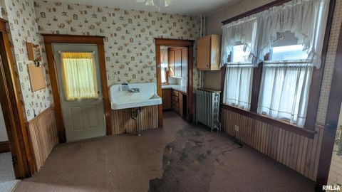 Tiny photo for 2013 16TH Street, Moline, IL 61265 (MLS # QC4269306)