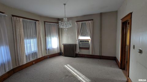 Tiny photo for 2013 16TH Street, Moline, IL 61265 (MLS # QC4269306)