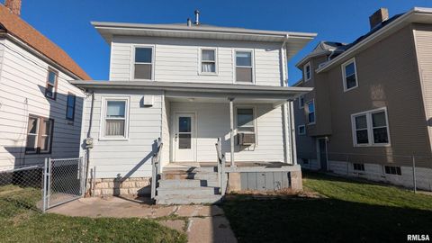 Tiny photo for 2013 16TH Street, Moline, IL 61265 (MLS # QC4269306)