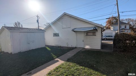 Tiny photo for 2013 16TH Street, Moline, IL 61265 (MLS # QC4269306)