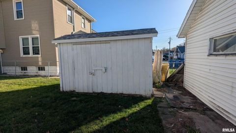 Tiny photo for 2013 16TH Street, Moline, IL 61265 (MLS # QC4269306)