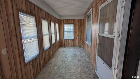 Tiny photo for 2013 16TH Street, Moline, IL 61265 (MLS # QC4269306)