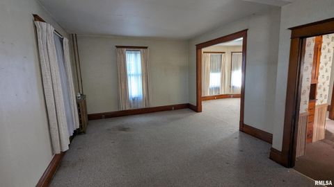 Tiny photo for 2013 16TH Street, Moline, IL 61265 (MLS # QC4269306)