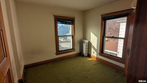 Tiny photo for 2013 16TH Street, Moline, IL 61265 (MLS # QC4269306)