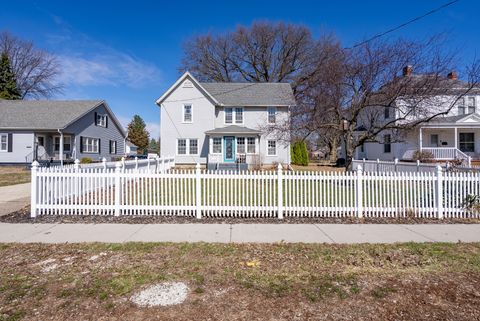 Photo of 321 E Park Street, Geneseo, IL 61254 (MLS # 12589991)