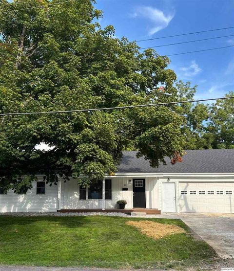 Tiny photo for 20 Randolph, Carthage, IL 62321 (MLS # 12471653)