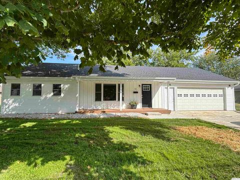 Photo of 20 Randolph, Carthage, IL 62321 (MLS # 12471653)
