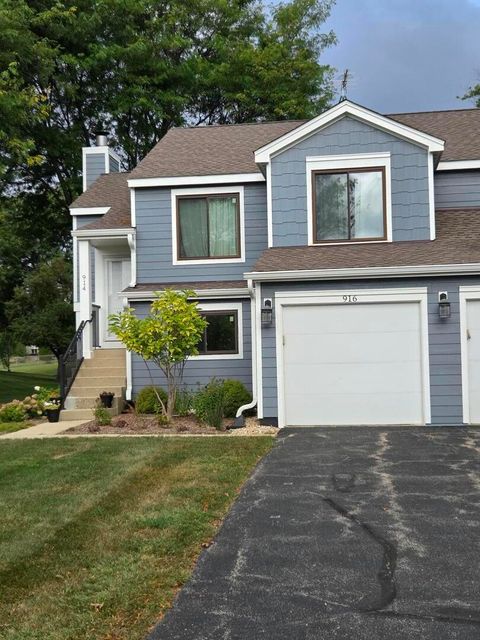 Photo of 916 Manchester Circle #916, Schaumburg, IL 60193 (MLS # 12480309)