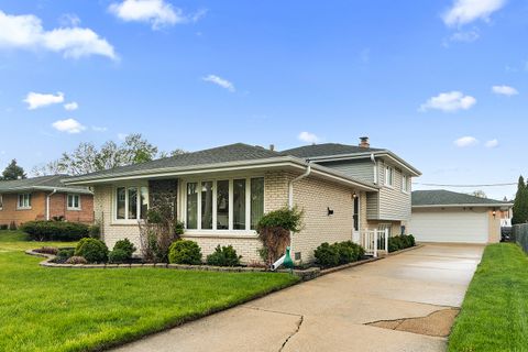 Photo of 6612 W 92nd Street, Oak Lawn, IL 60453 (MLS # 12629035)