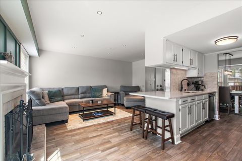 Tiny photo for 14746 Lakeview Drive, Orland Park, IL 60462 (MLS # 12500966)