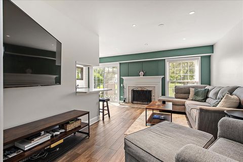 Tiny photo for 14746 Lakeview Drive, Orland Park, IL 60462 (MLS # 12500966)