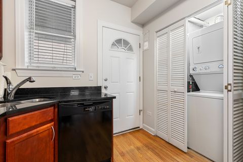 Tiny photo for 3335 W Byron Street #2, Chicago, IL 60618 (MLS # 12566528)