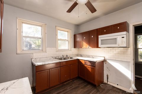 Tiny photo for 8136 S Manistee Avenue, Chicago, IL 60617 (MLS # 12597063)