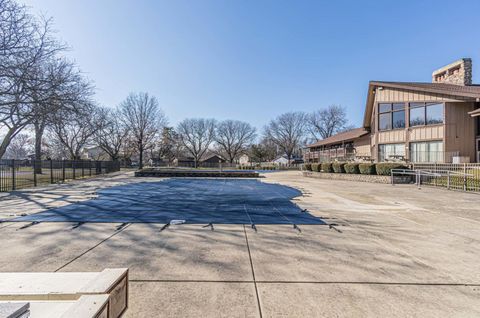 Tiny photo for 730 Circle Drive, Roselle, IL 60172 (MLS # 12498982)