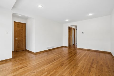 Tiny photo for 3500 S Lowe Avenue, Chicago, IL 60609 (MLS # 12596498)