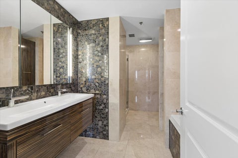 Tiny photo for 57 E Delaware Place #3905, Chicago, IL 60611 (MLS # 12708214)