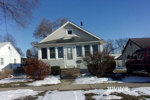 Photo of 816 S Fifth Street, Hoopeston, IL 60942 (MLS # 12535261)
