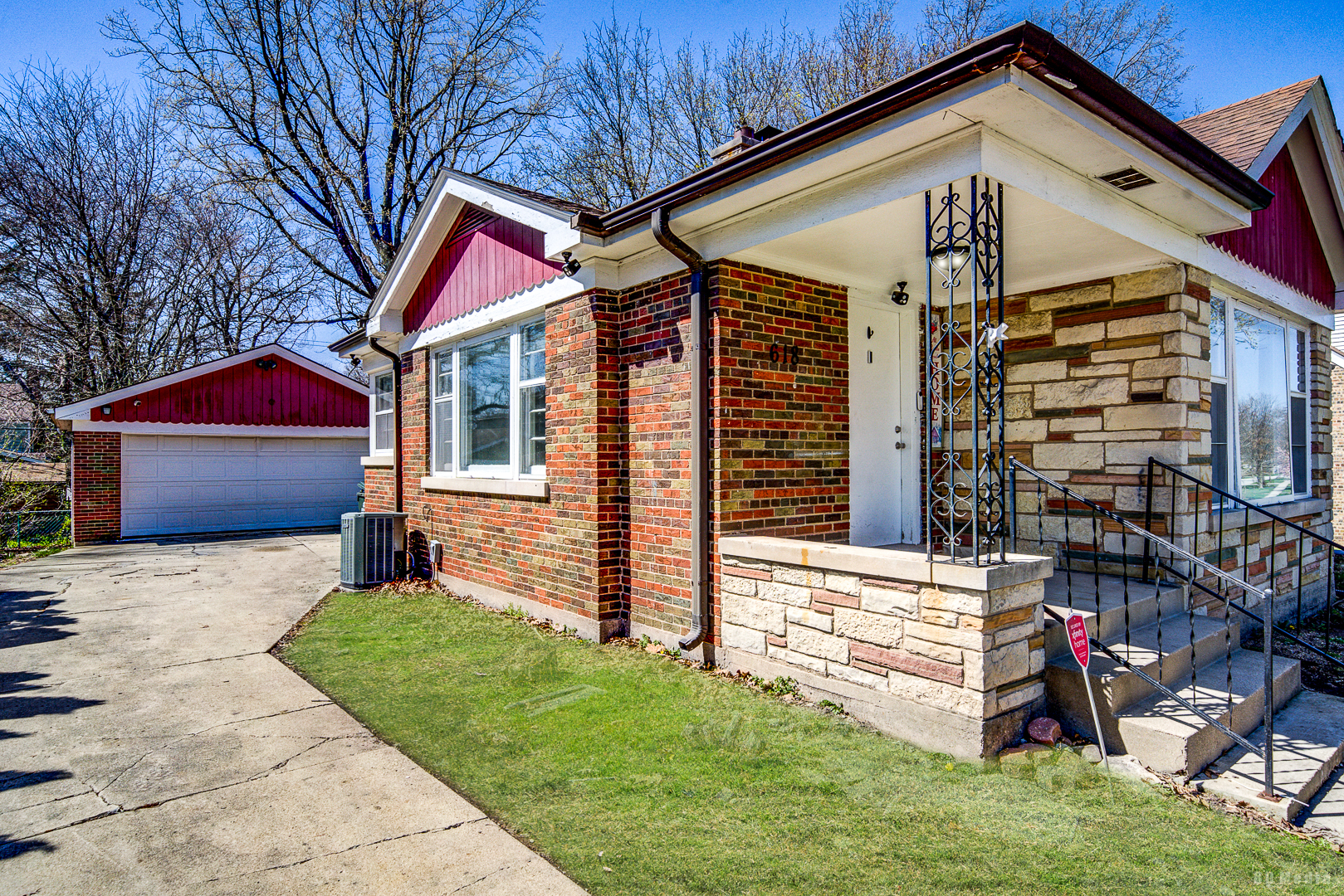 Properties 1 618 Dundee Avenue