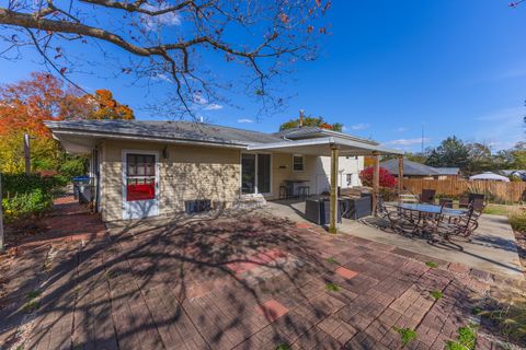 Tiny photo for 1306 Anderson Street, Bloomington, IL 61701 (MLS # 12505217)