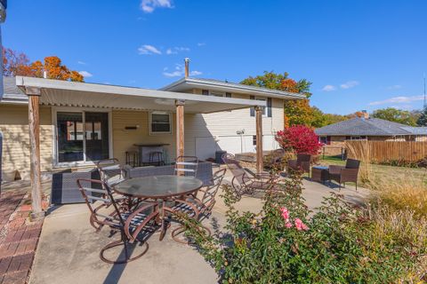 Tiny photo for 1306 Anderson Street, Bloomington, IL 61701 (MLS # 12505217)