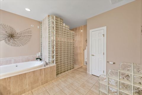 Tiny photo for 4 Mohawk Drive, South Barrington, IL 60010 (MLS # 12627995)