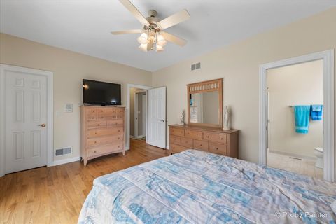 Tiny photo for 4 Mohawk Drive, South Barrington, IL 60010 (MLS # 12627995)