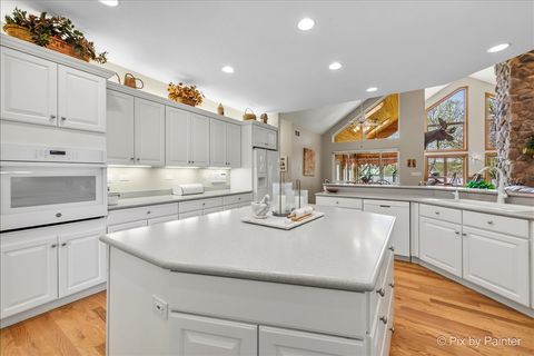 Tiny photo for 4 Mohawk Drive, South Barrington, IL 60010 (MLS # 12627995)