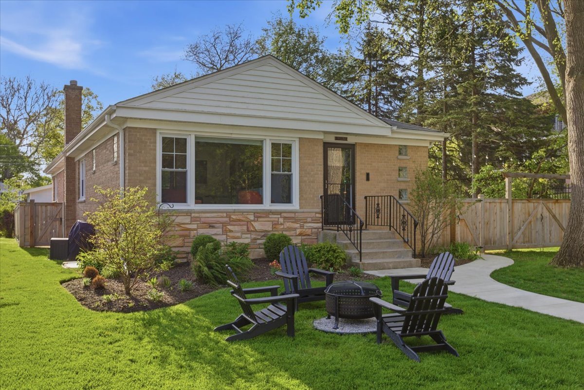 9237 Lincolnwood Drive