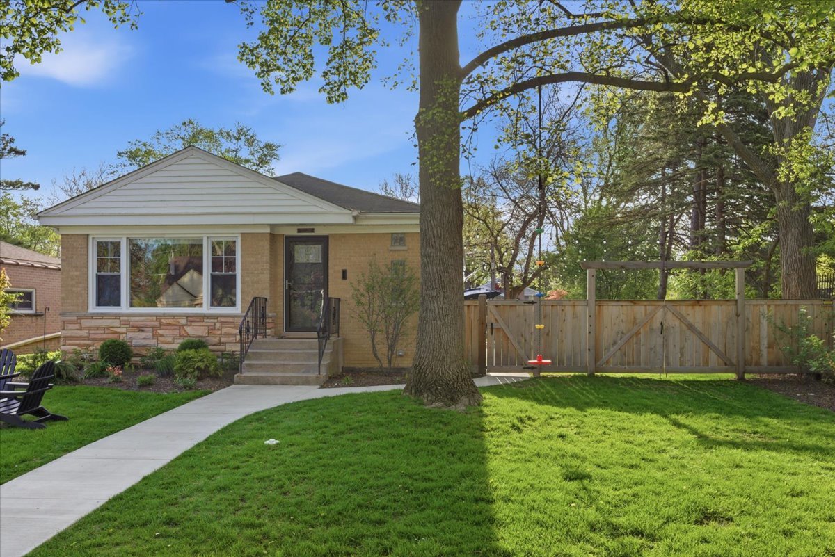 9237 Lincolnwood Drive