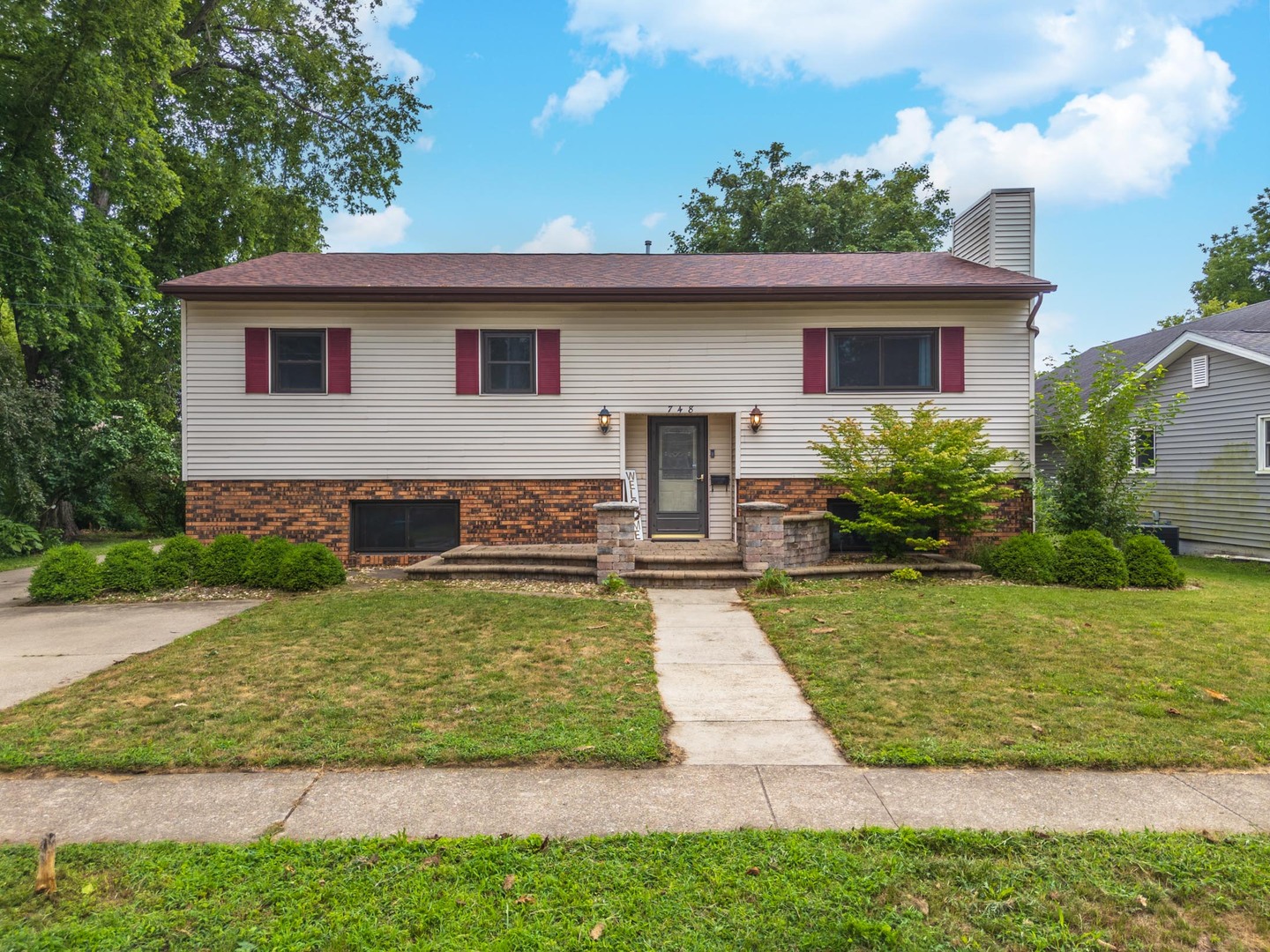 748 S Locust Street
