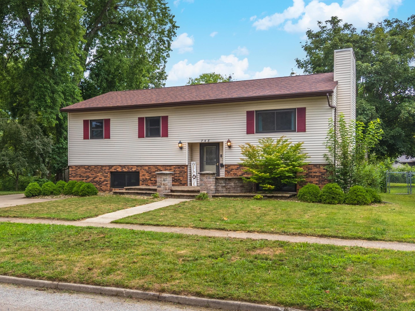748 S Locust Street