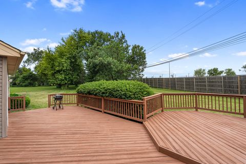 Tiny photo for 747 Jamestowne Court, Sleepy Hollow, IL 60118 (MLS # 12394912)