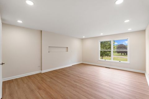 Tiny photo for 747 Jamestowne Court, Sleepy Hollow, IL 60118 (MLS # 12394912)