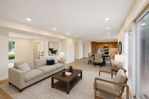 Tiny photo for 747 Jamestowne Court, Sleepy Hollow, IL 60118 (MLS # 12394912)