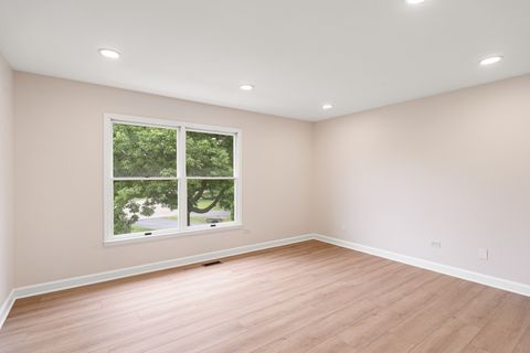 Tiny photo for 747 Jamestowne Court, Sleepy Hollow, IL 60118 (MLS # 12394912)
