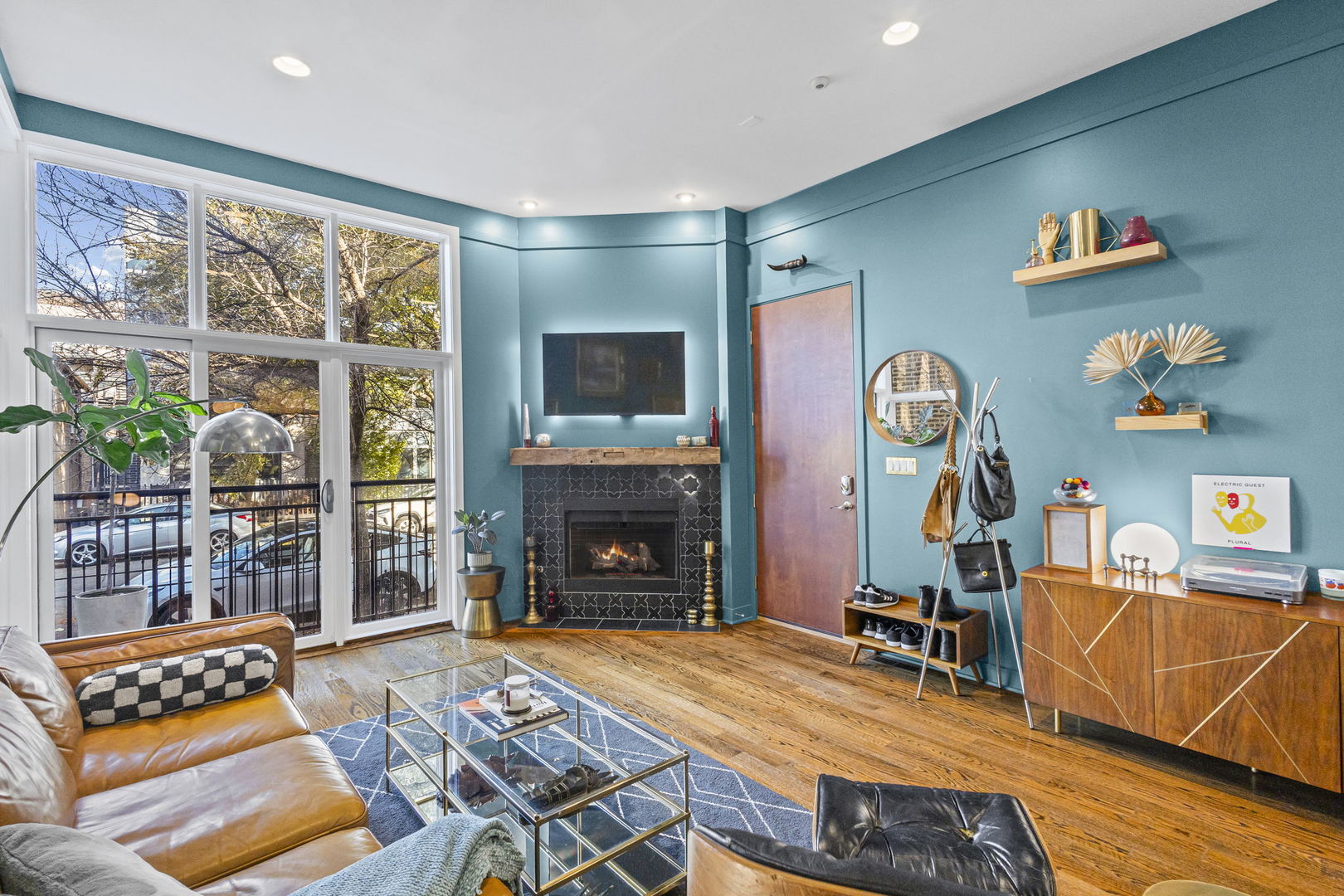 1621 W Pierce Avenue 1