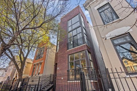 Photo of 1621 W Pierce Avenue #1, Chicago, IL 60622 (MLS # 12520293)