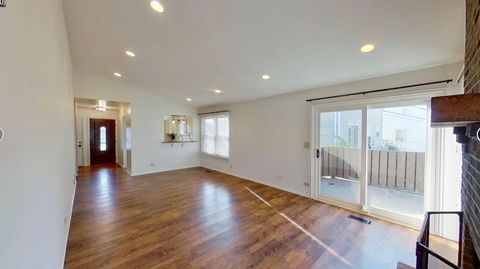 Tiny photo for 601 Topeka Court, Carol Stream, IL 60188 (MLS # 12702717)