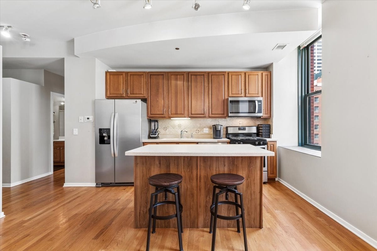 208 W Washington Street 1405