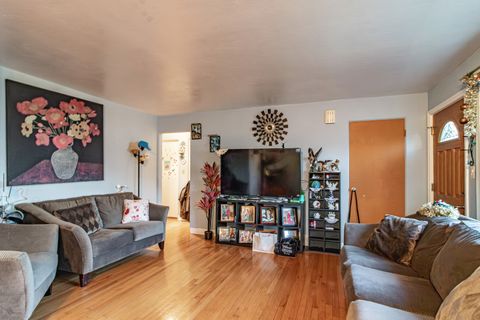 Tiny photo for 1054 Broadmoor Place, Deerfield, IL 60015 (MLS # 12569475)