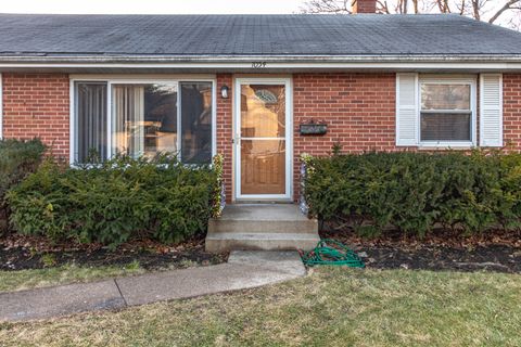 Tiny photo for 1054 Broadmoor Place, Deerfield, IL 60015 (MLS # 12569475)