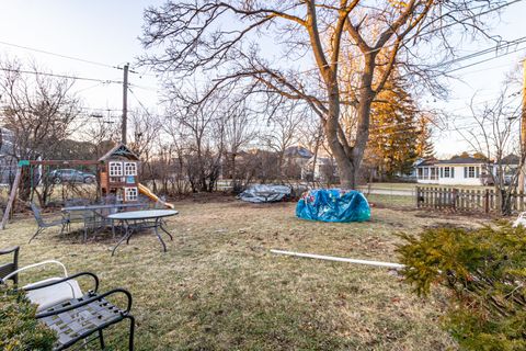 Tiny photo for 1054 Broadmoor Place, Deerfield, IL 60015 (MLS # 12569475)
