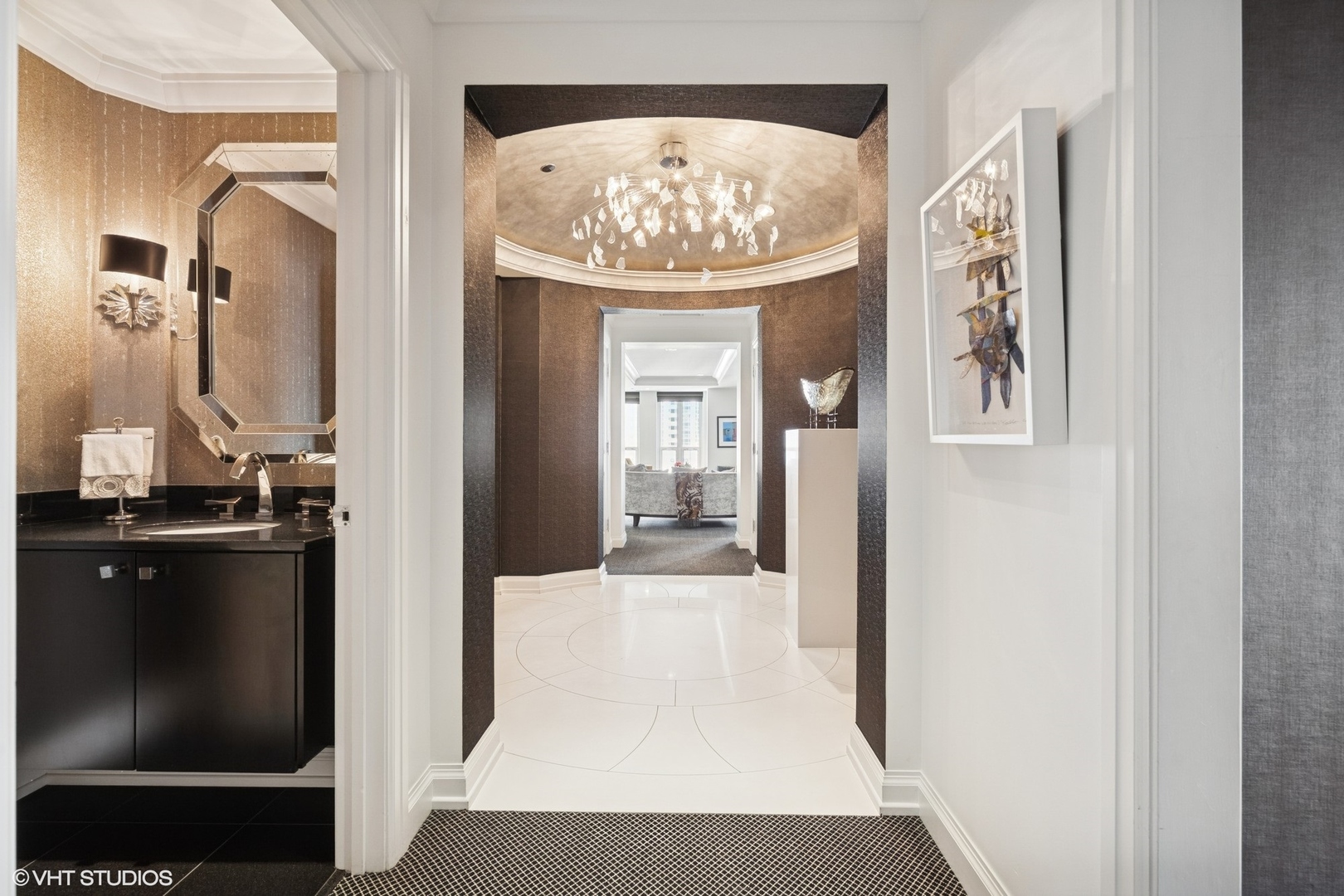 11 E WALTON Street 4101